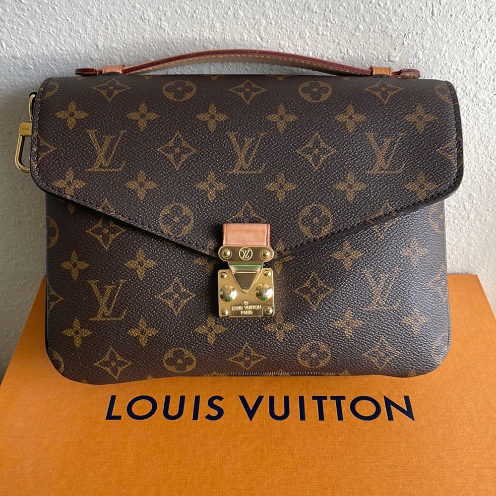Louis Vuitton Pochette Metis Monogram